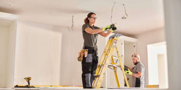 Best Affordable Emergency Electrician  in Napoleon, OH